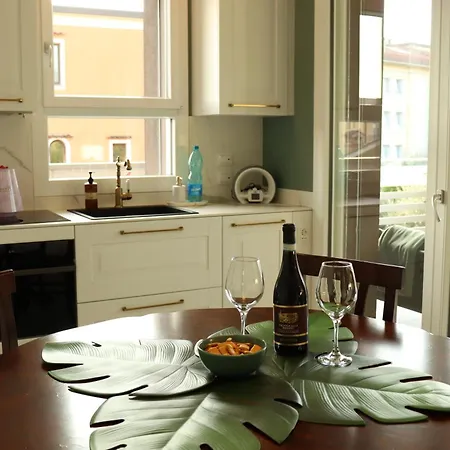 Domus Aurus Luxury شقة باردولينو