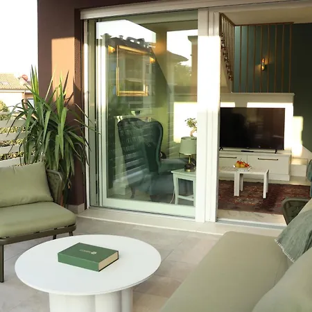 Domus Aurus Luxury Μπαρντολίνο
