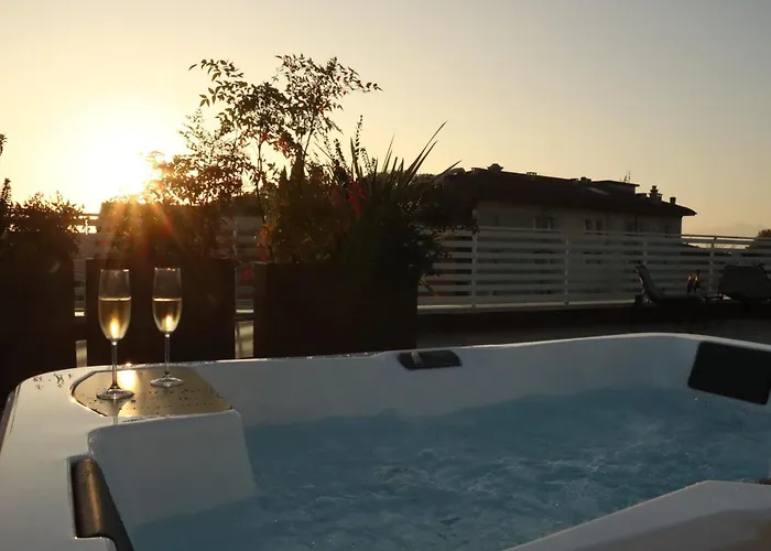 Domus Aurus Luxury アパート